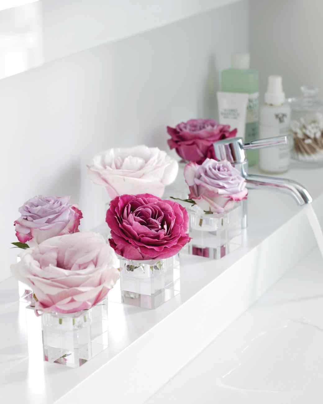 14 Ways To Decorate Your Home With Flowers