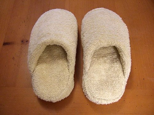 diy towel ideas and crafts - slippers