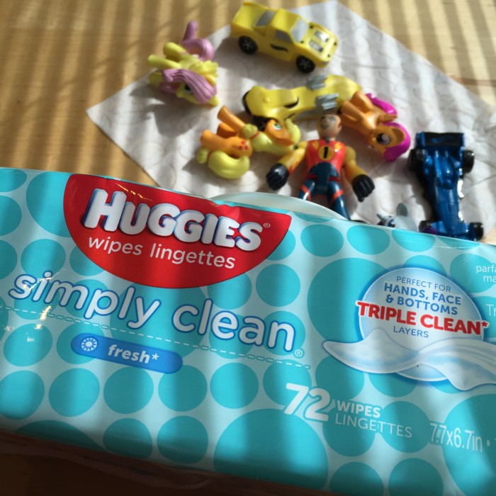 Here are 40 clever baby wipe uses everyone can benefit from