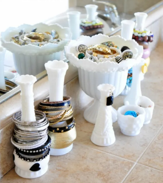 65 Clever ways to store jewelry so your necklaces won’t tangle and you