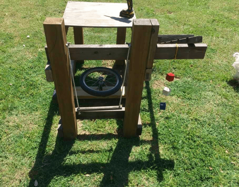 People are upcycling old bike tires into merrygorounds for their chickens