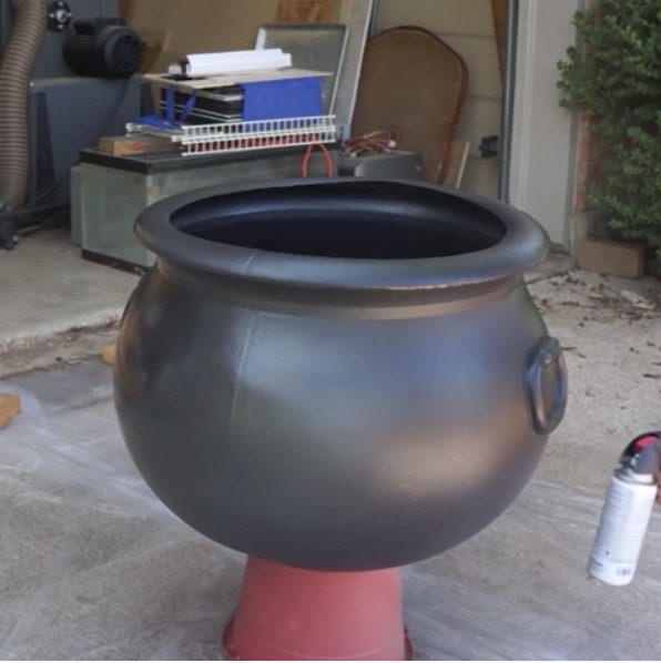 How to make bubbling witch’s cauldron with glowing coals on a budget