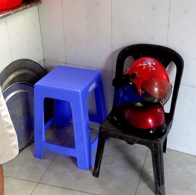 Man uses ceramic tiles and plastic chairs to create the most beautiful