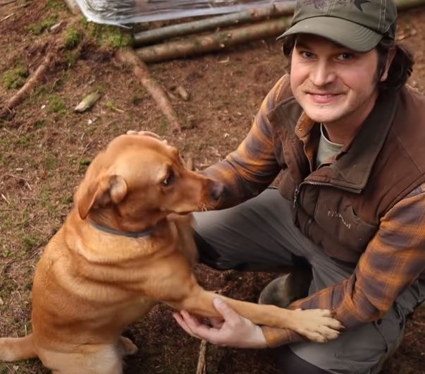 Watch a man quickly build an entire cabin using only plastic wrap