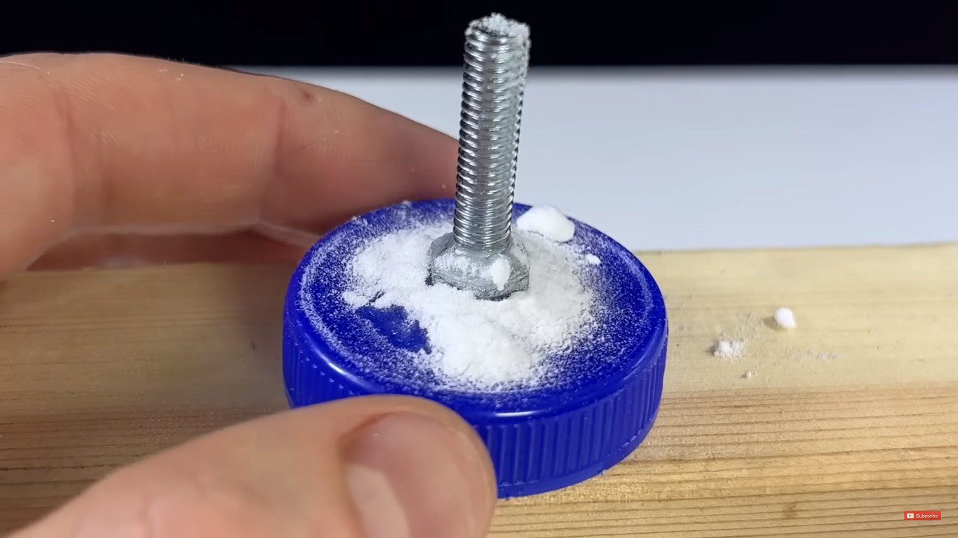Mix super glue and baking soda for the best fixall hack ever