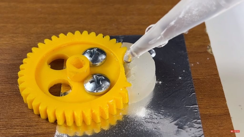Mix super glue and baking soda for the best fixall hack ever