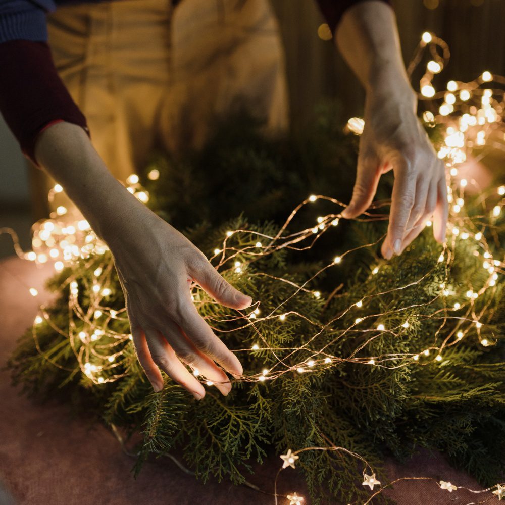 Easy tutorial shows how to quickly find and replace burntout bulbs on