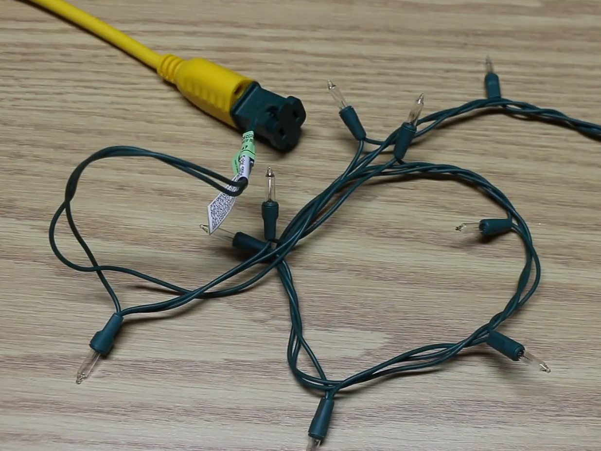 Easy tutorial shows how to quickly find and replace burntout bulbs on