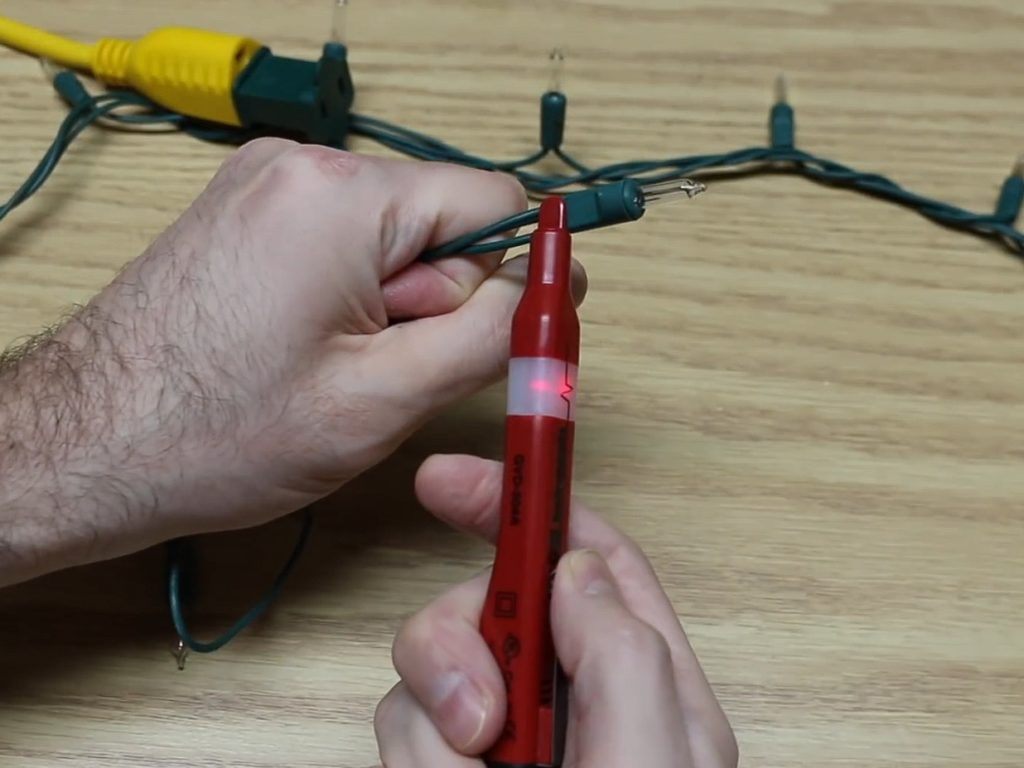 Easy tutorial shows how to quickly find and replace burntout bulbs on