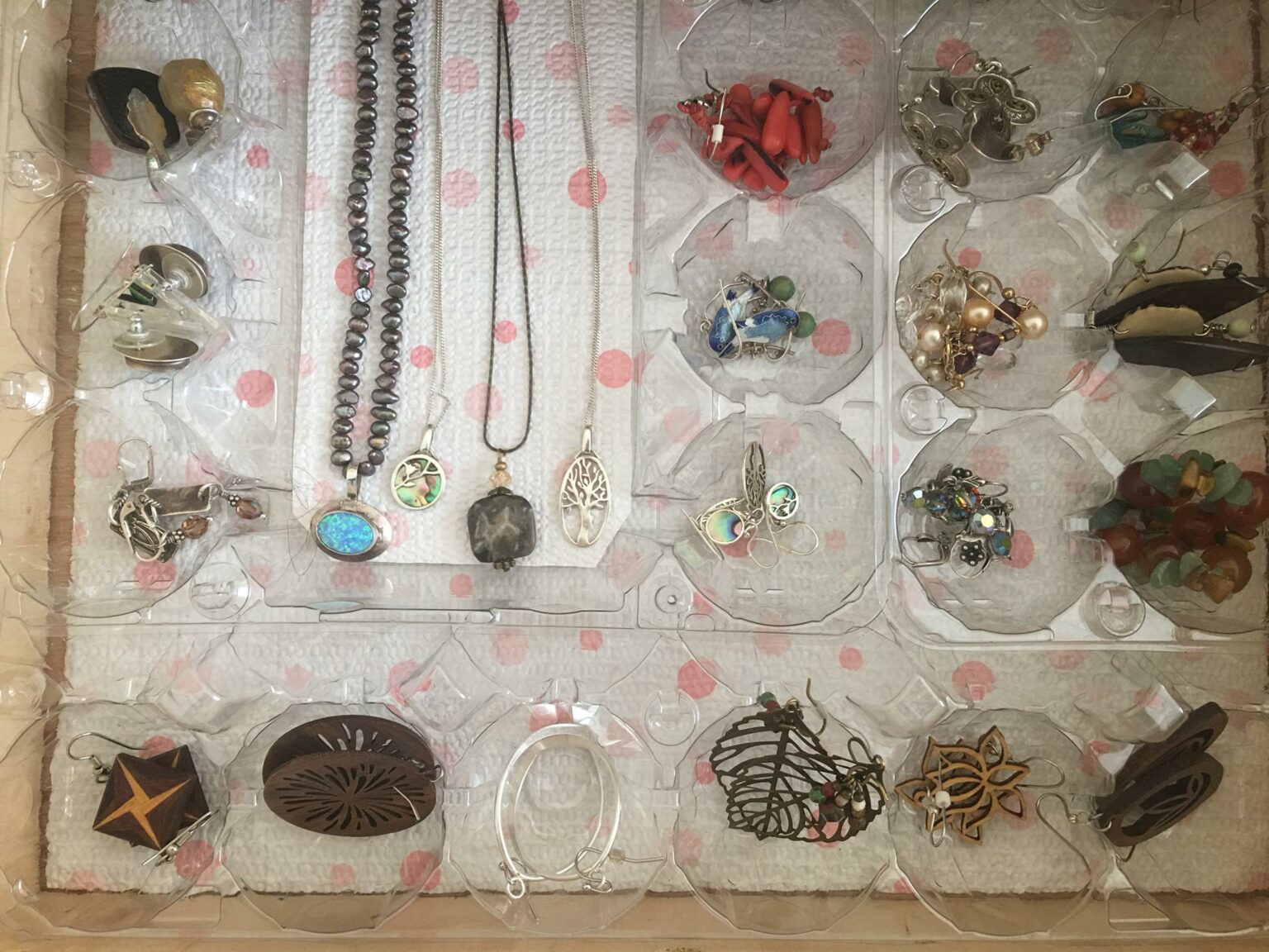 35+ Uses For Old Egg Cartons At Home