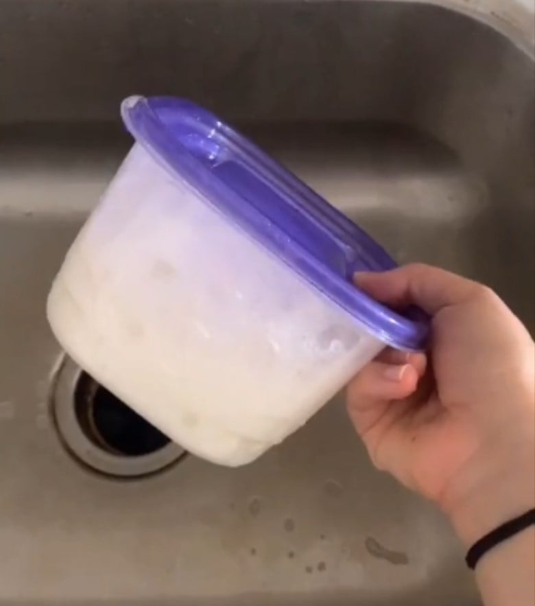 I Tried a TikTok Paper Towel Hack to Clean My Stained Plastic