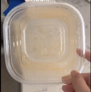 Mom’s no fuss paper towel “trick” removes stubborn greasy orange stains