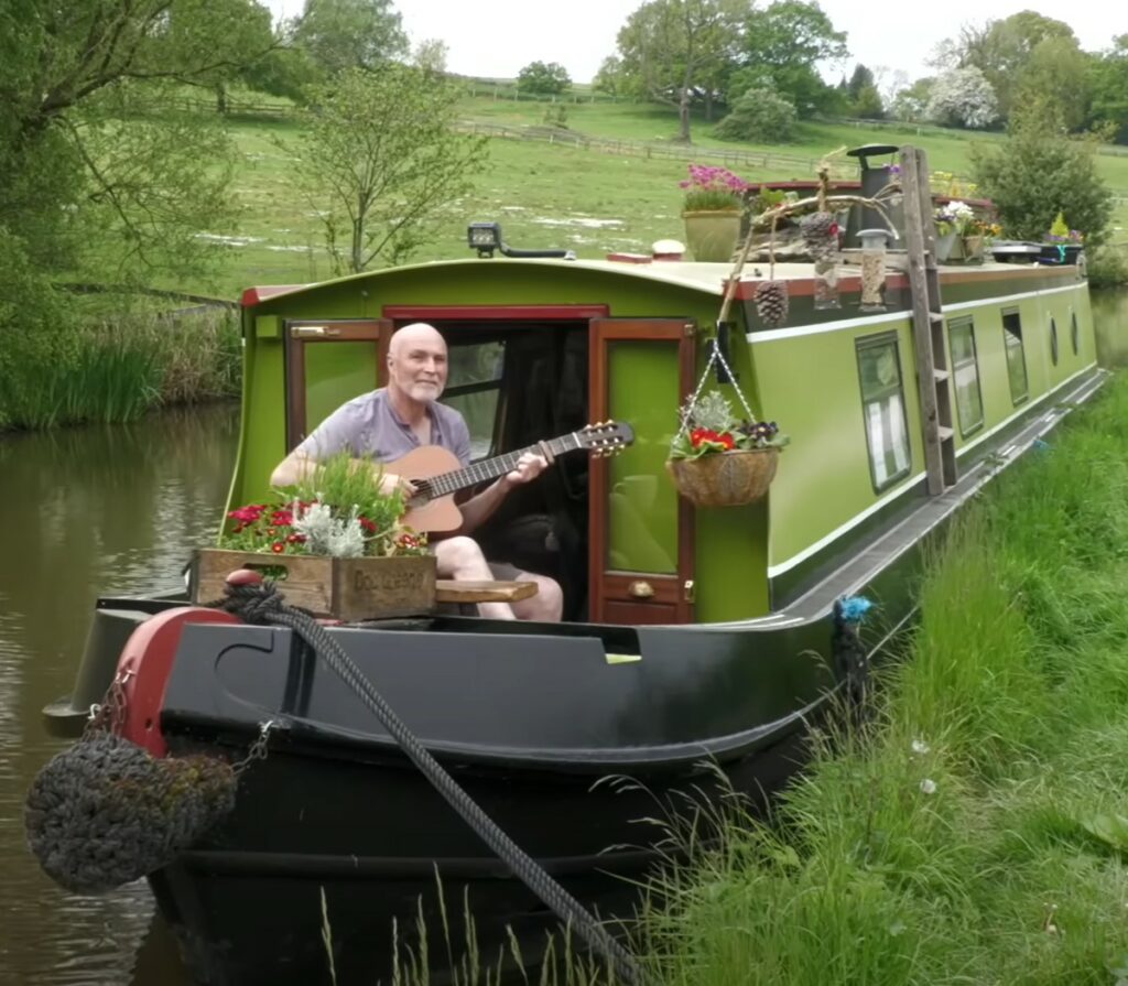 Man Shares His Story Of How Living In A Narrowboat For 5 Years saved Him